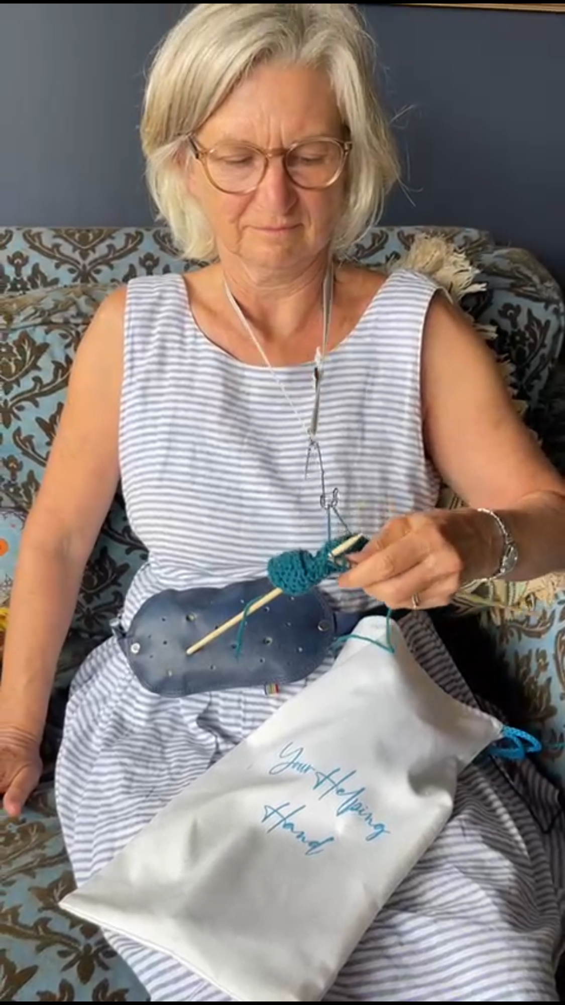 One Hand Knitting