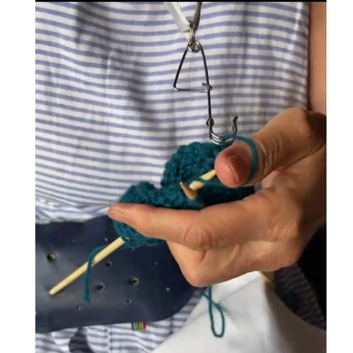 One Hand Knitting Kit